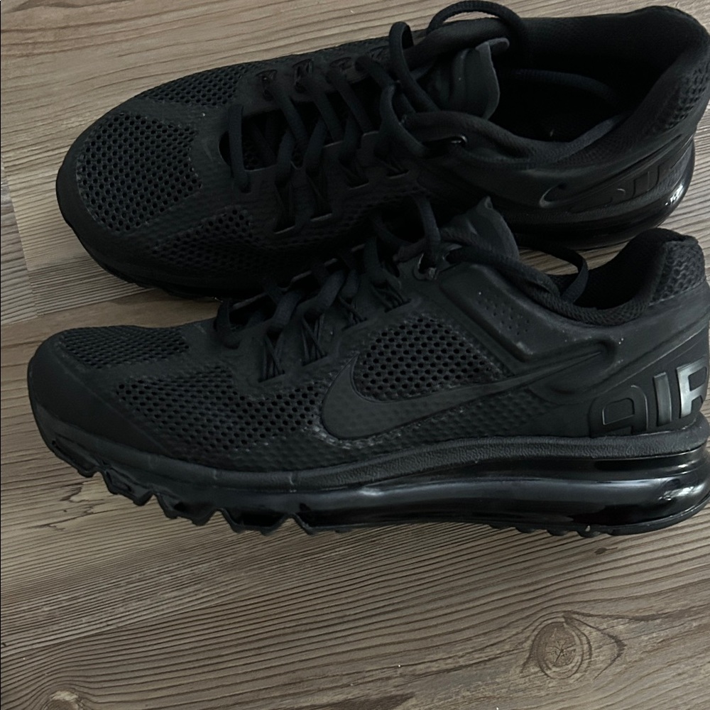 Nike Men's Black Air Max Mesh Athletic Shoes